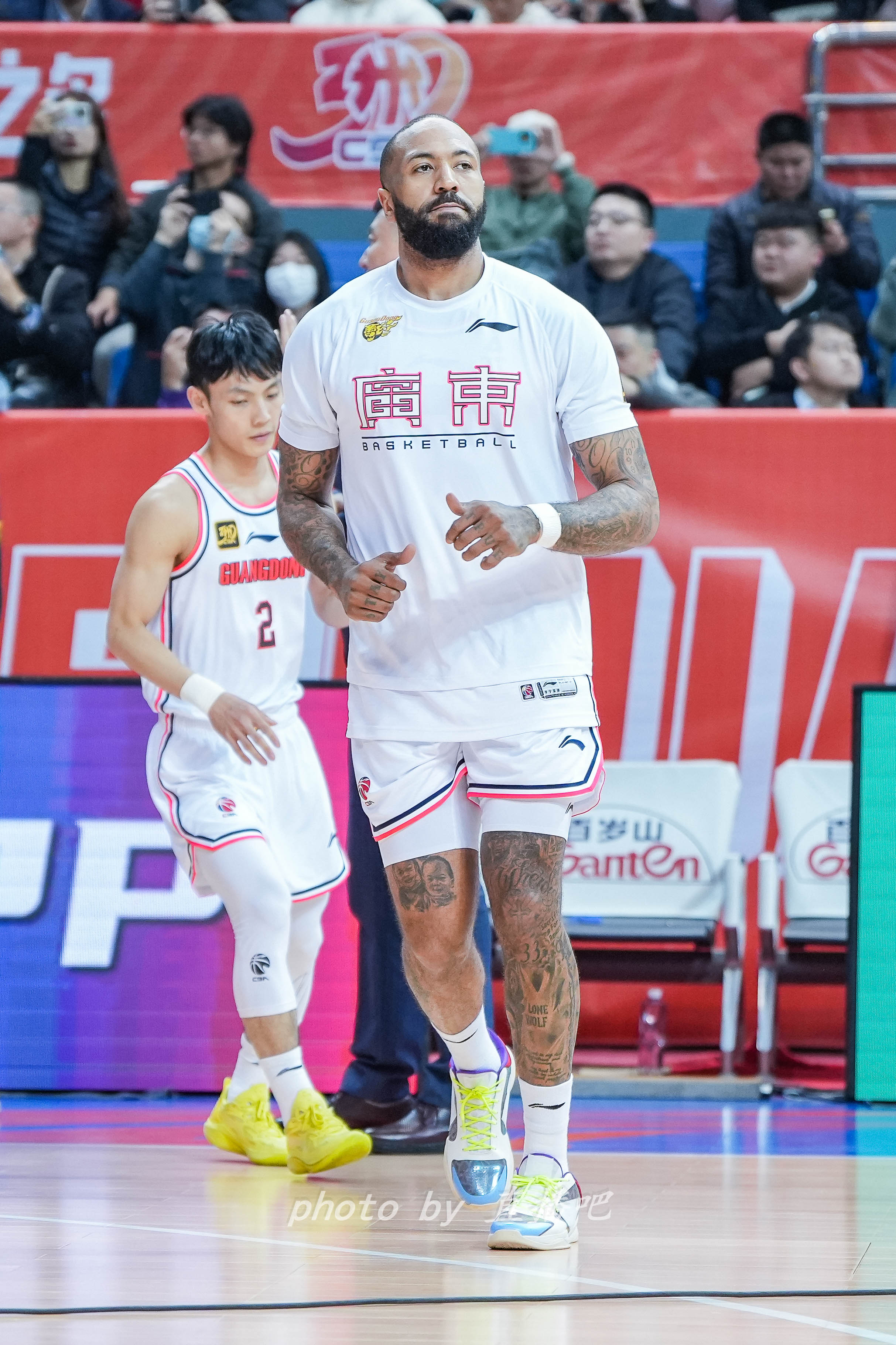  打得不錯(cuò)！36歲吉倫沃特原本的第三外援卻成廣東男籃的真大腿