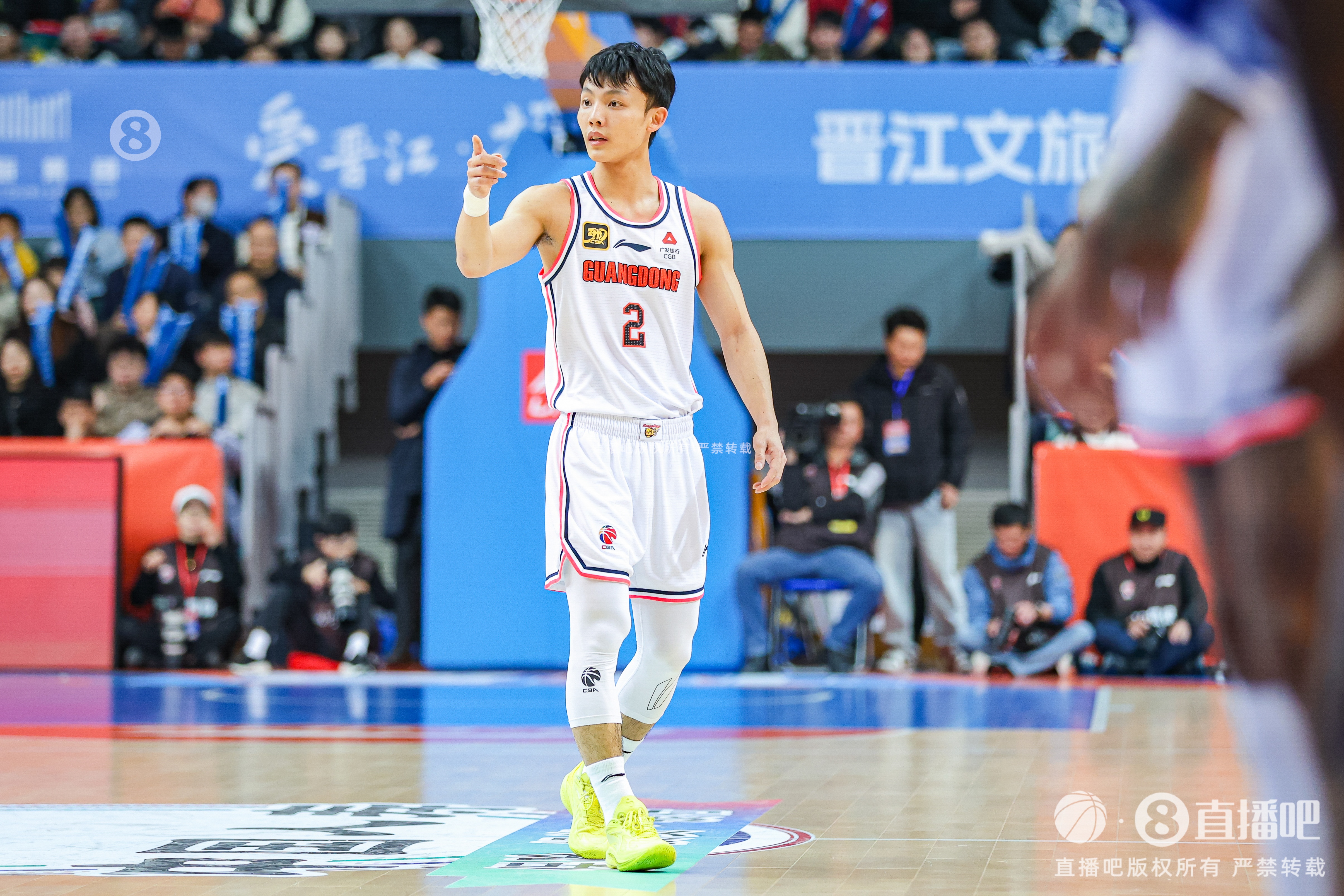  徐杰：身高不是打籃球的唯一標(biāo)準(zhǔn) 努力、勤奮、自律也是天賦