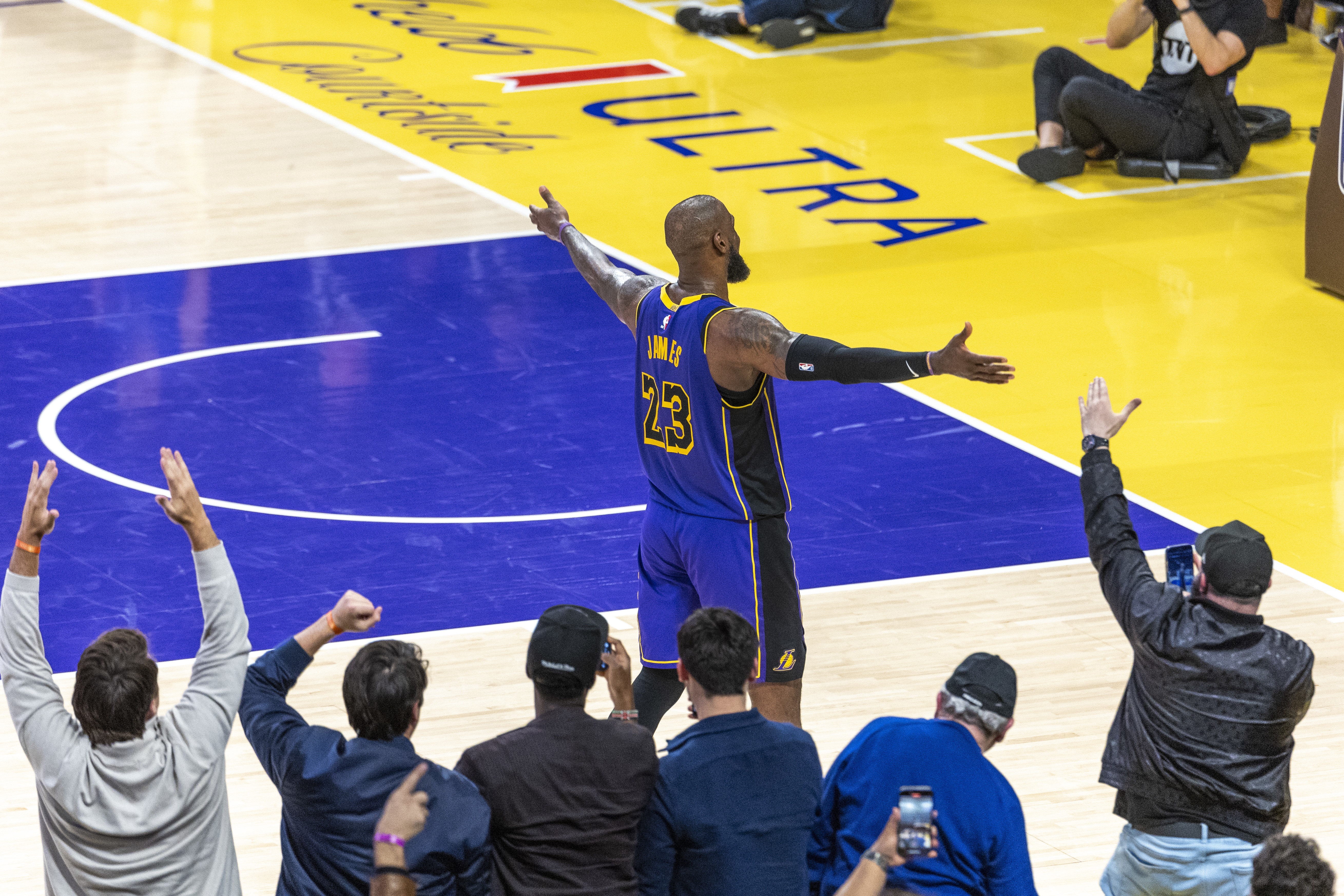  分析NBA目前的輿論環(huán)境：詹姆斯之后 聯(lián)盟門(mén)面成了一個(gè)燙手山芋？